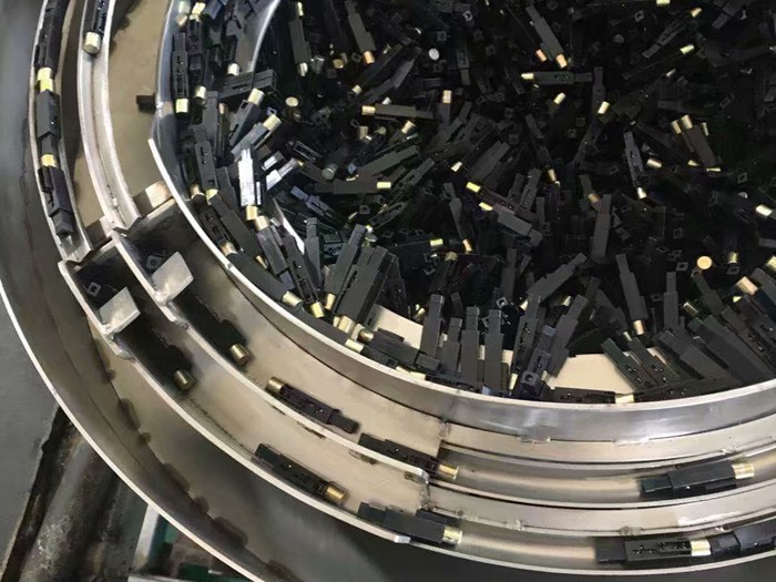 玩具火车轮振动盘